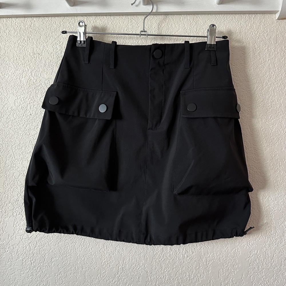 Zara nylon cargo skirt black S
